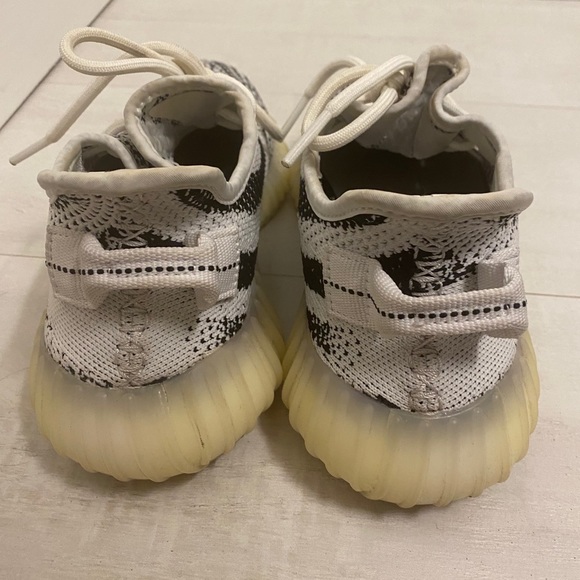 Adidas Yeezy Boost 350 Zebra - Picture 7 of 10